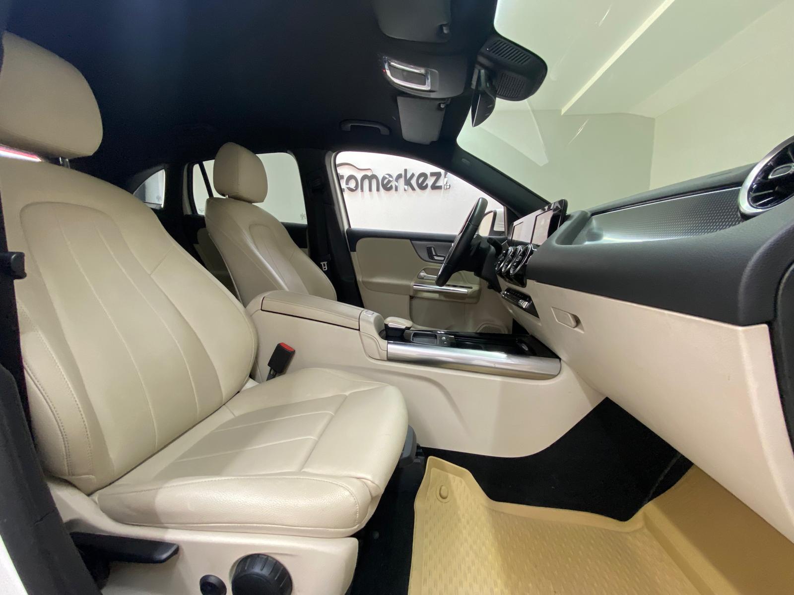 MERCEDES GLA 23